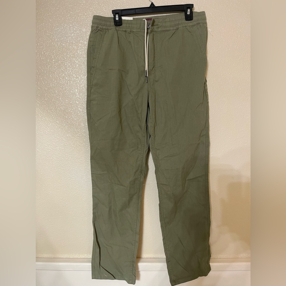 Men’s athletic pants